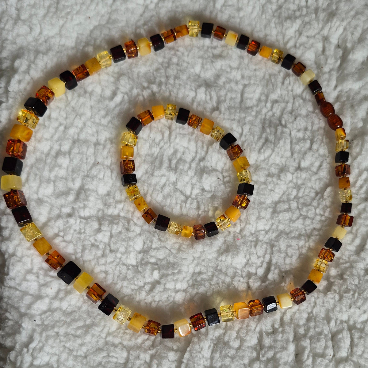 Amber Cube Bead Necklace and Bracelet Set – 52 cm