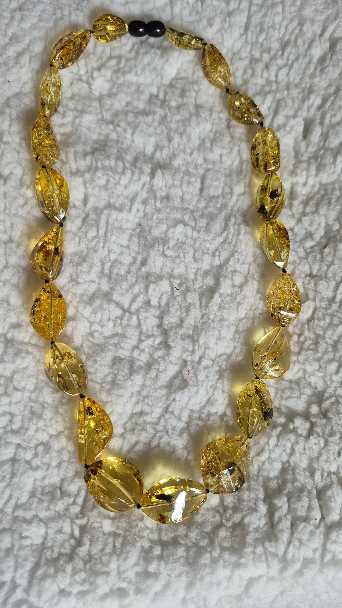 Twisted Teardrop Statement Necklace – 51 cm