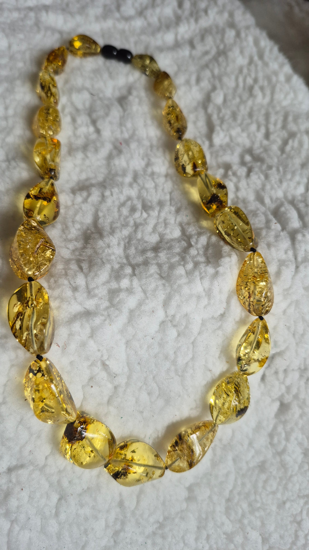 Twisted Teardrop Statement Necklace – 51 cm