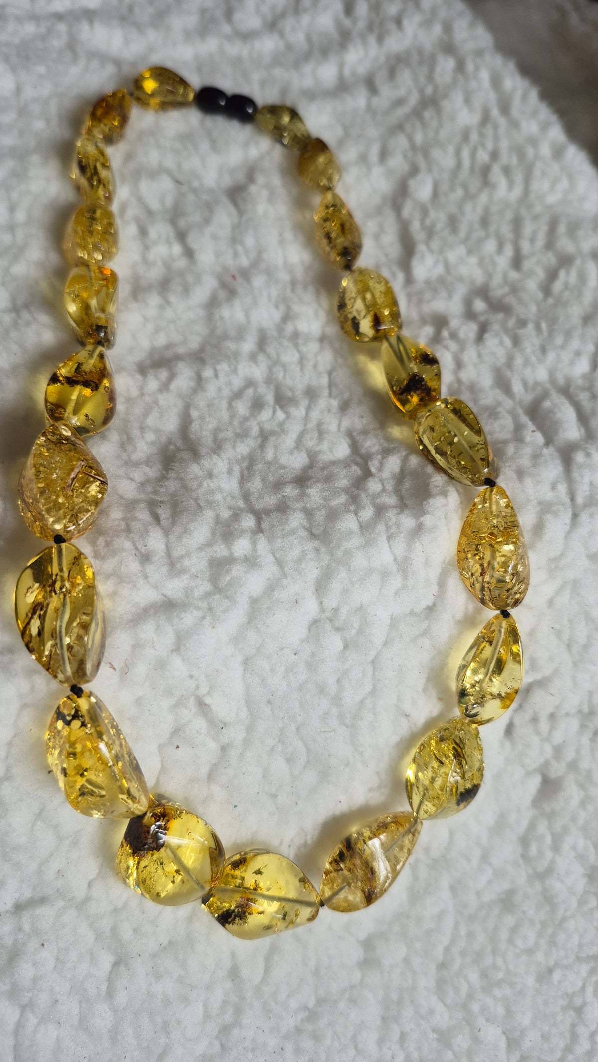 Twisted Teardrop Statement Necklace – 51 cm