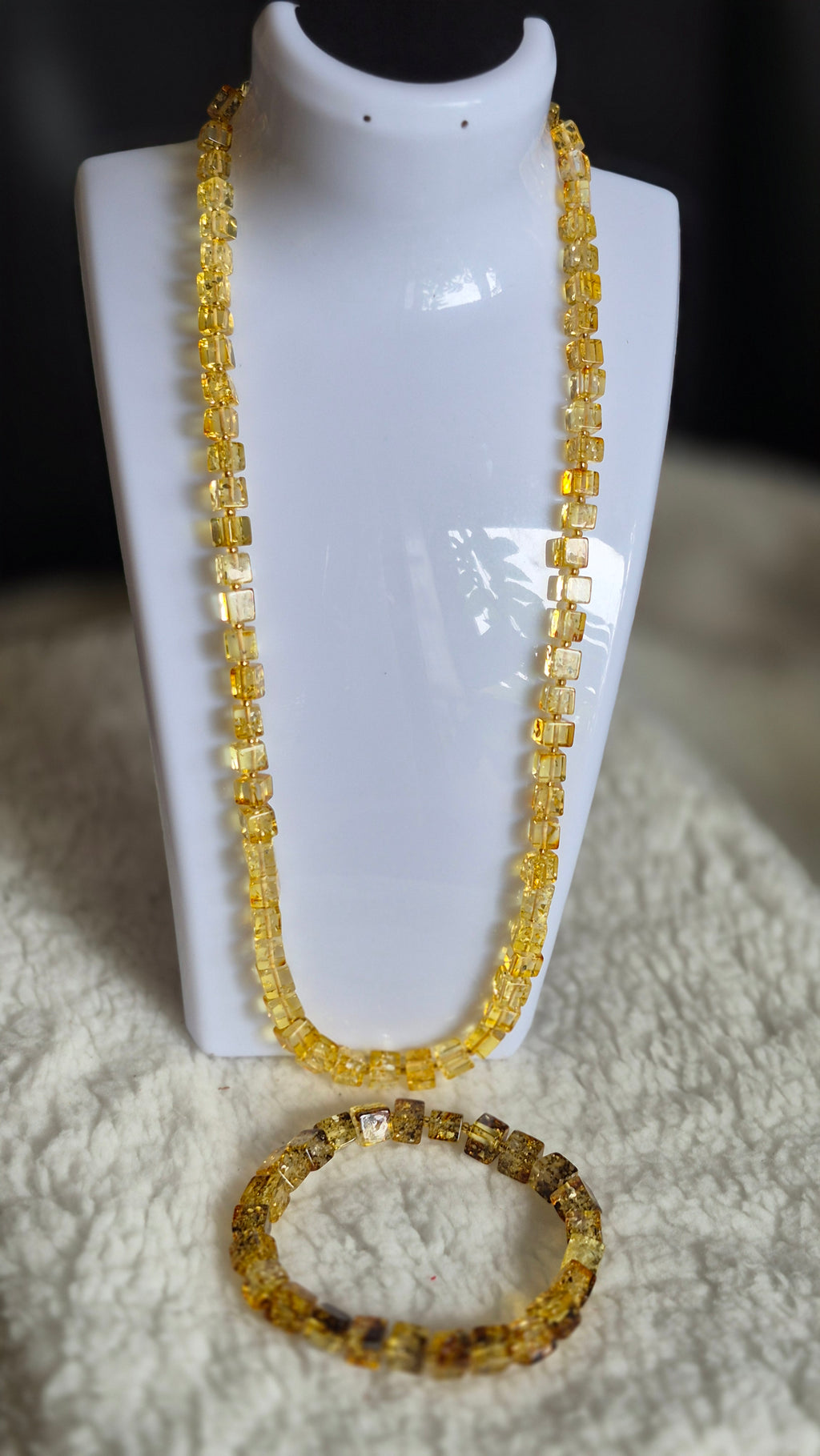 Amber Cube Bead Necklace and Bracelet Set – 53 cm