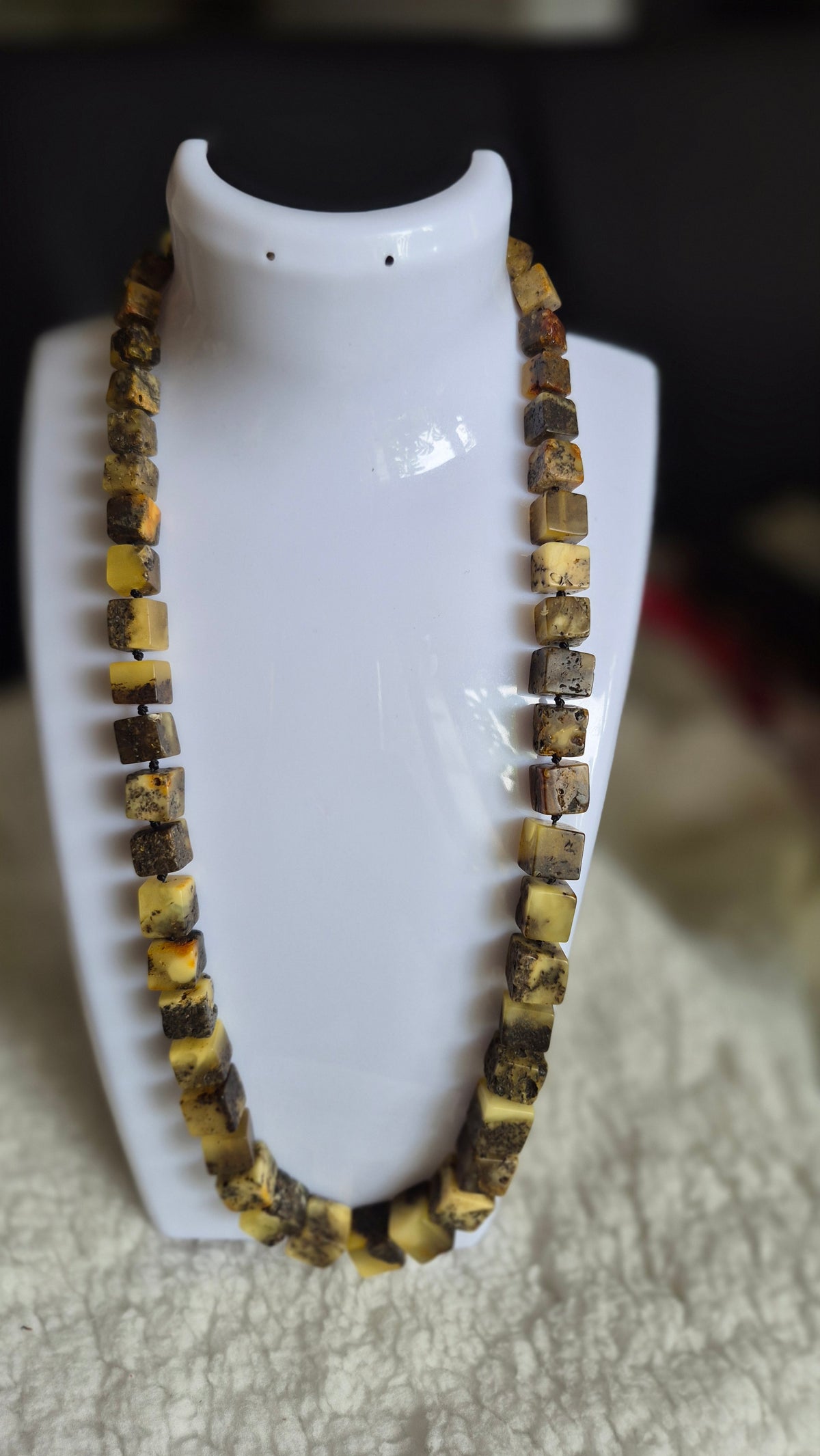 Square Cube Bead Necklace – 50 cm
