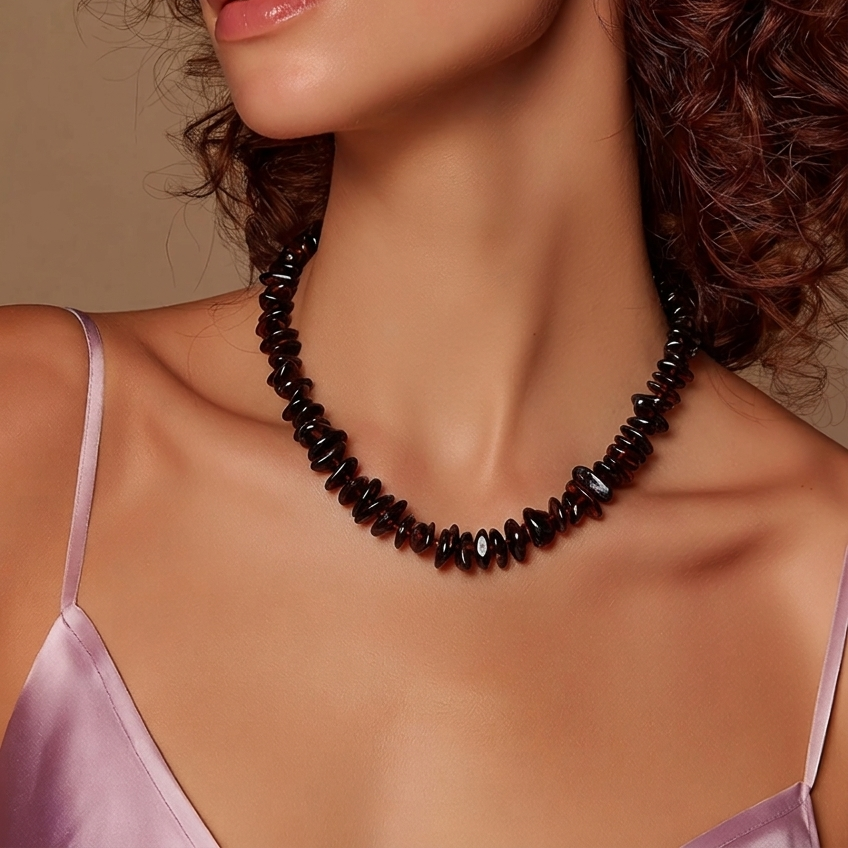 Grand collier en ambre poli cerise