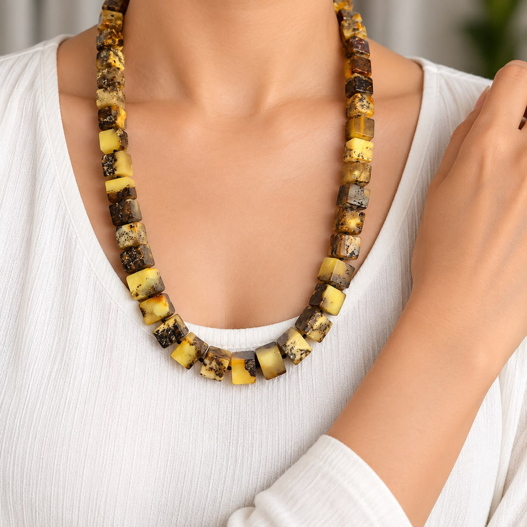 Square Cube Bead Necklace – 50 cm